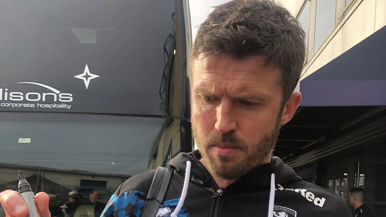 Michael Carrick on the touchline before a Manchester United match